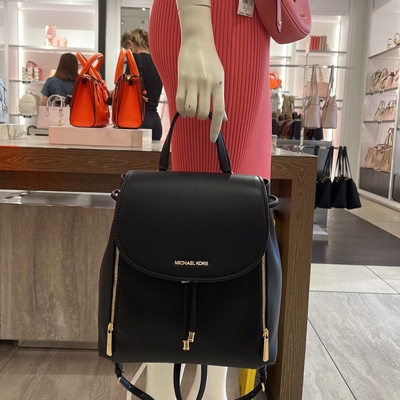 Michael Kors Backpack Bag Phoebe Medium Flap Drawstring Backpack Black 
NWT - Picture 14 of 16
